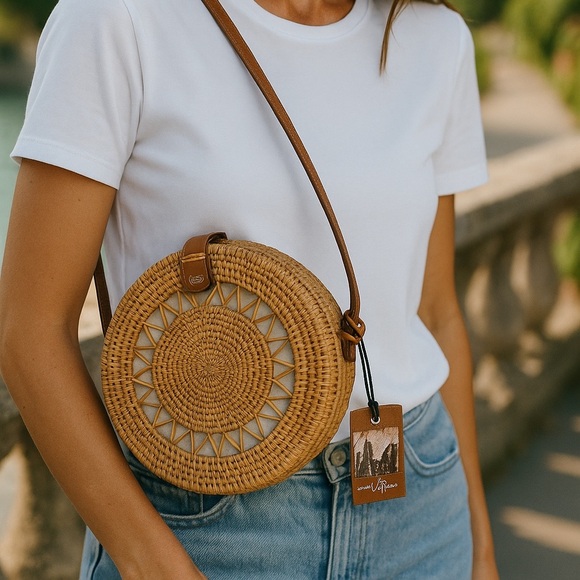 Wicker brown crossbody NWT - Picture 1 of 4